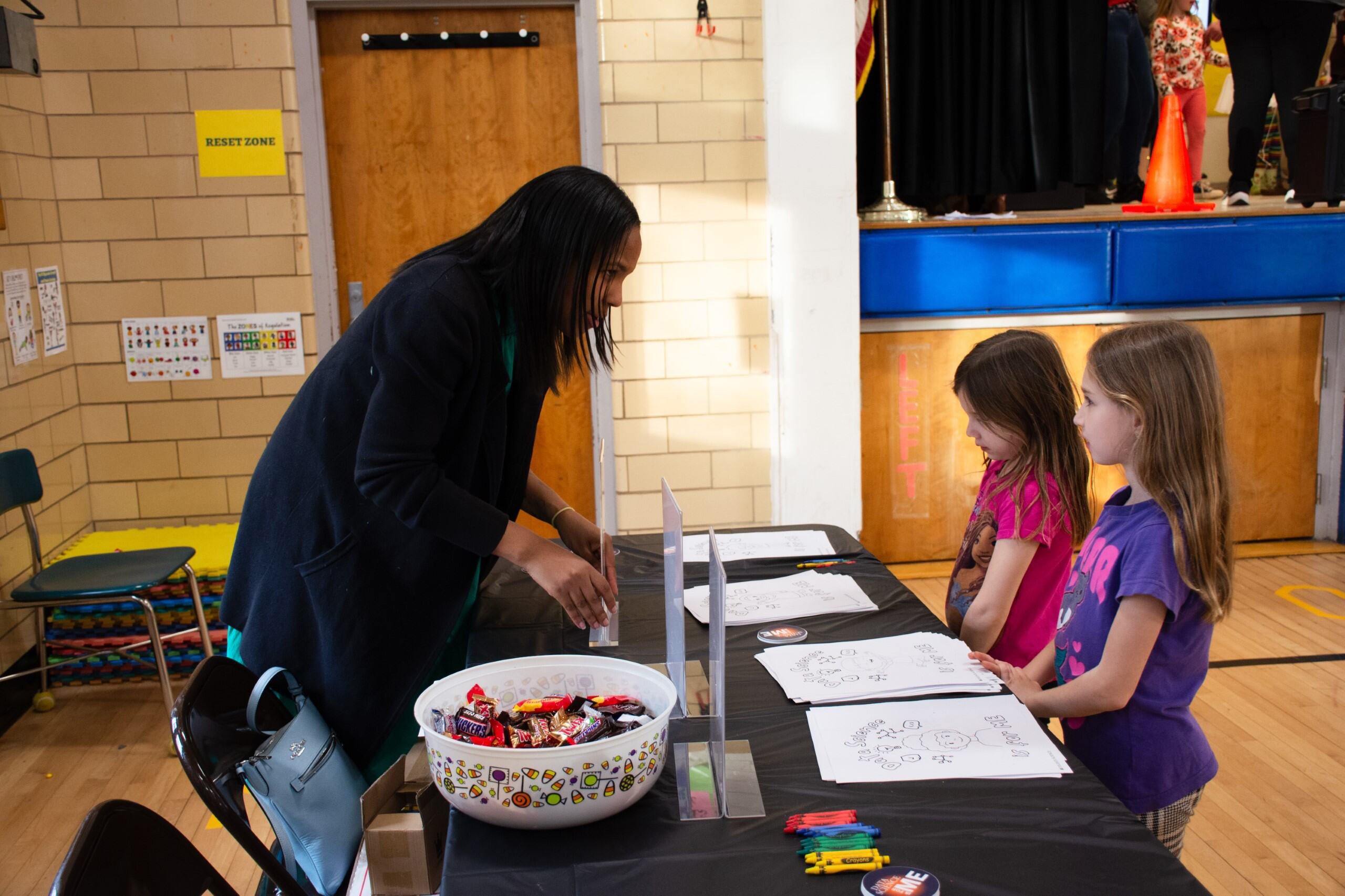 Siri Russell and students