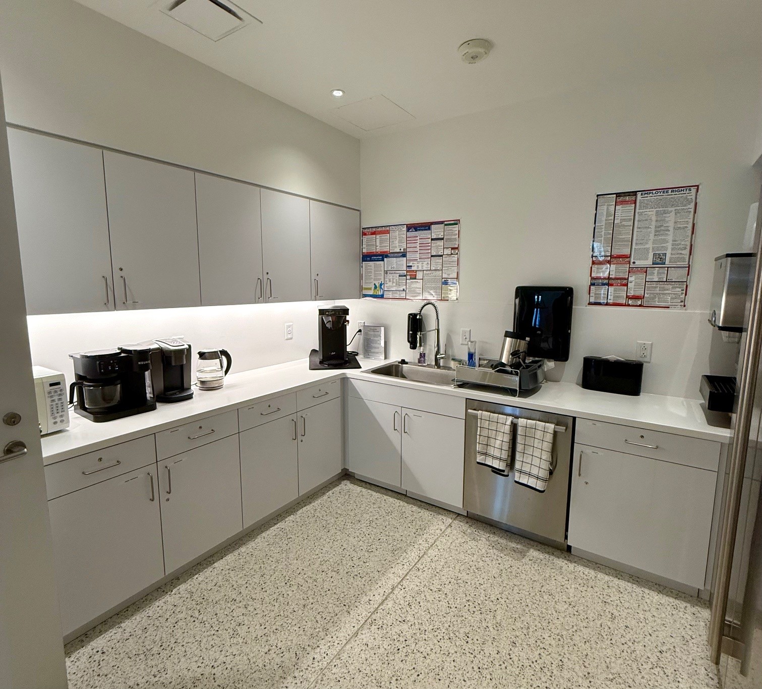 1st floor kitchenette
