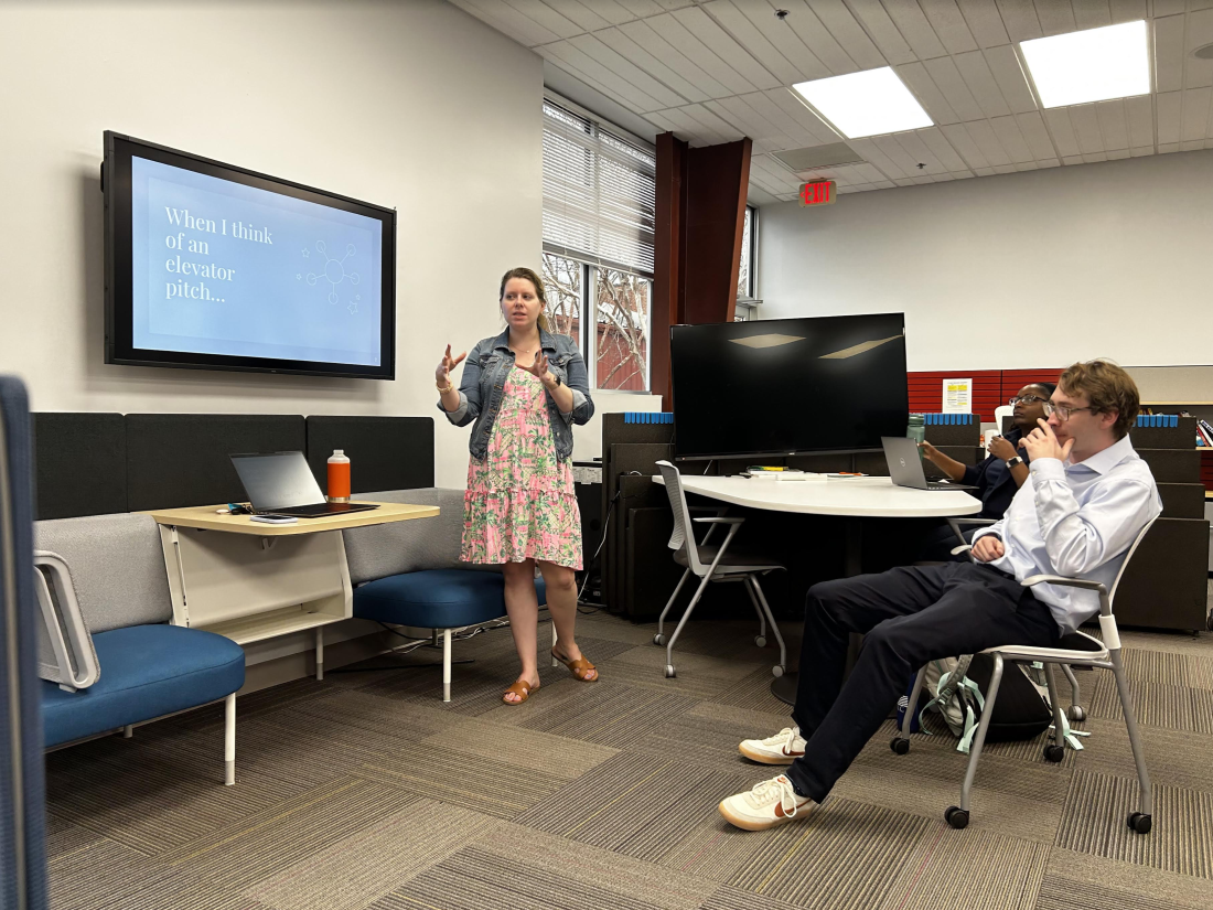 Your Story & Personal Pitch: Master’s Students Practice Their Elevator Pitch