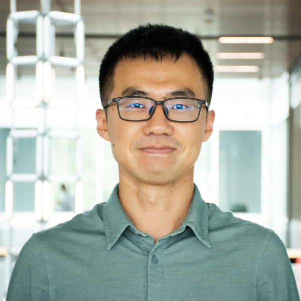 Headshot of Sheng Li